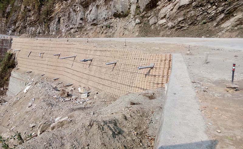 Geocell Retaining Wall Systems